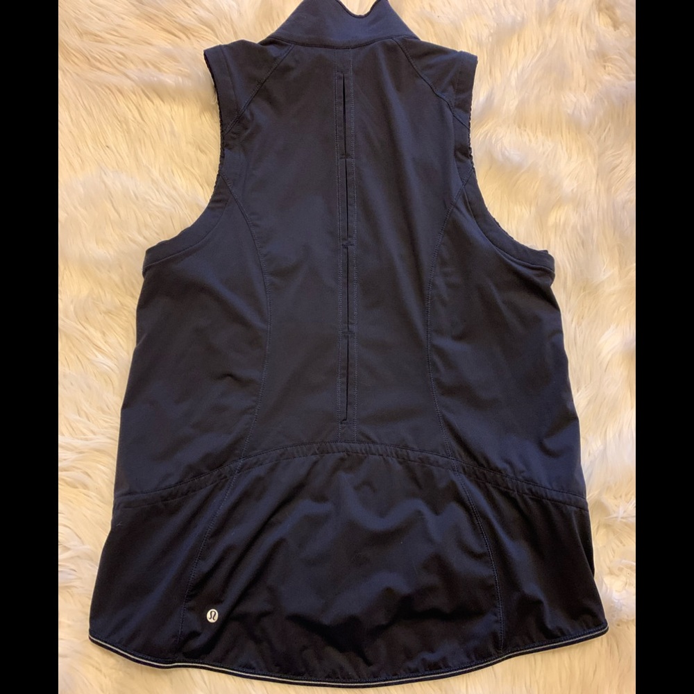 **LULULEMON** Light Weight Vest